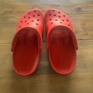 Red Crocs Size Male 6 / Women 8. Used.